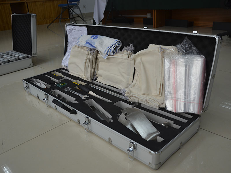 土壤采樣器特點(diǎn)與使用說(shuō)明